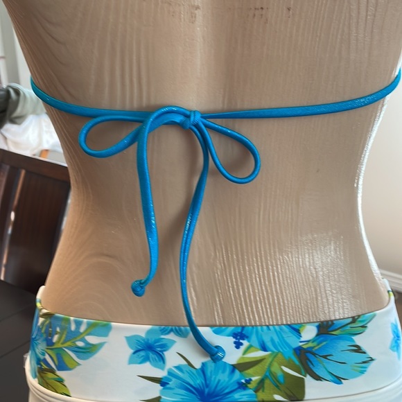 Mismatched bikini top and bottom - Picture 5 of 11